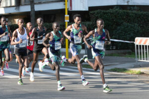 maratonistas correndo